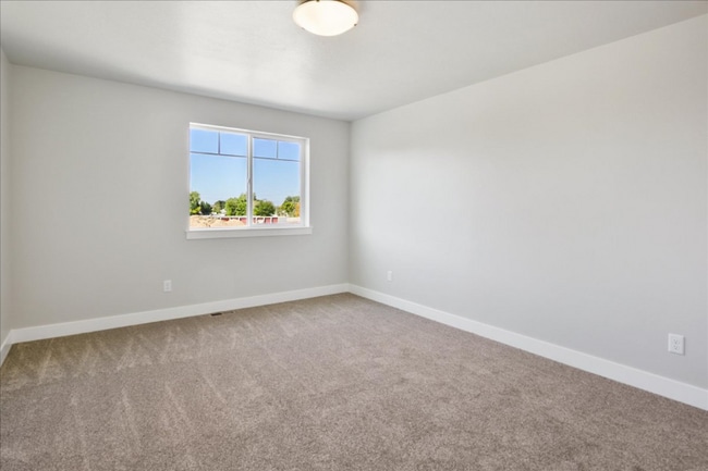 Building Photo - 1167 W 325 N