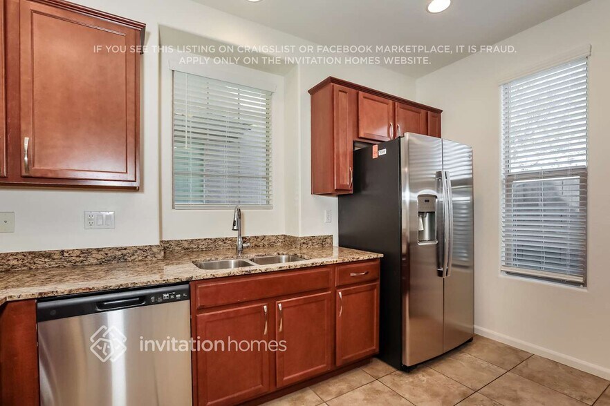 Building Photo - 1447 S Ponderosa Dr