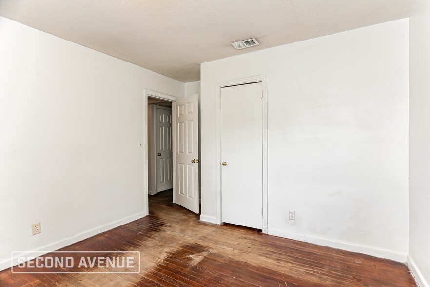 Building Photo - 5120 Quan Dr