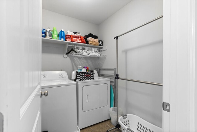 Building Photo - 135 Regatta Way