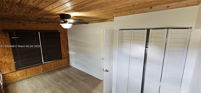 Building Photo - 2425 Mohawk Ave