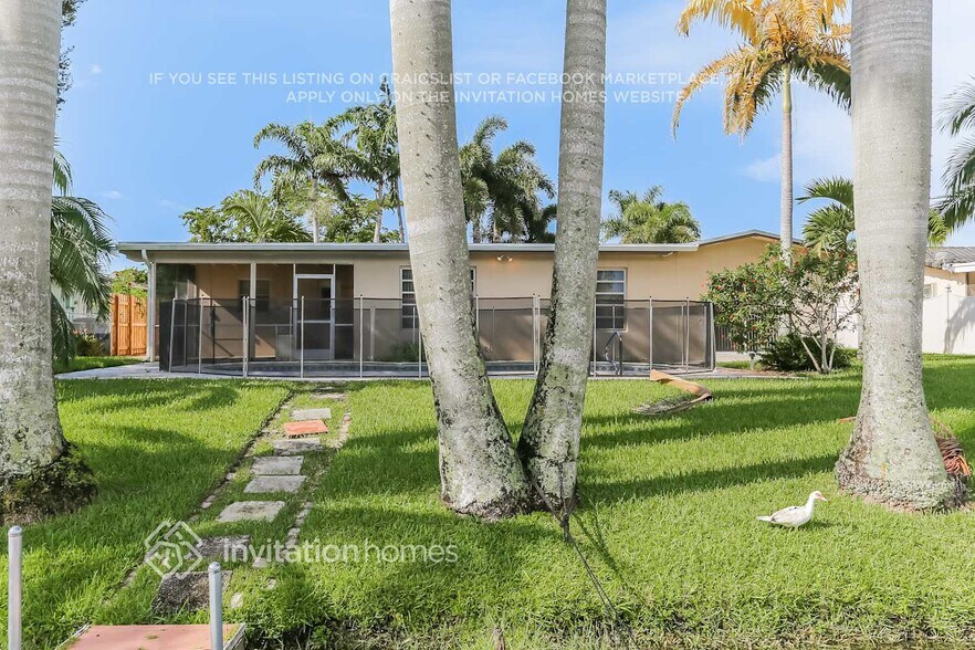 Building Photo - 10331 NW 18th Pl