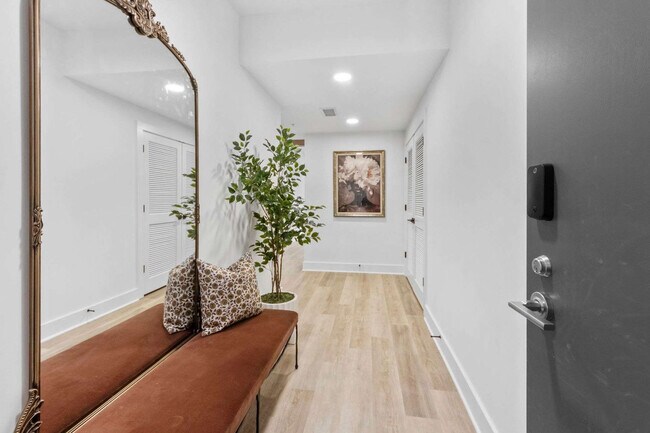 Building Photo - 346 Peters St SW