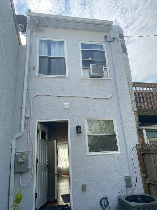 Building Photo - 654 Melvin Dr