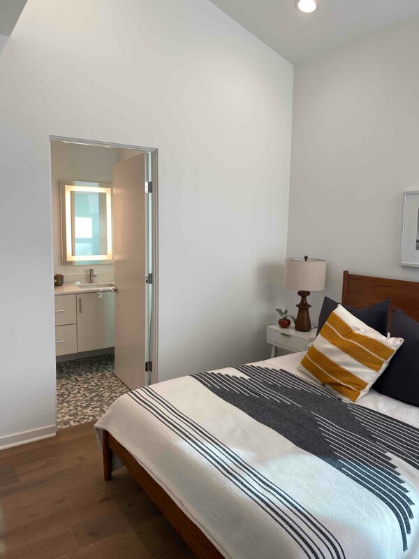 Building Photo - 4829 Craner Ave