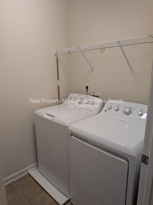 Building Photo - 205 Olivet Loop