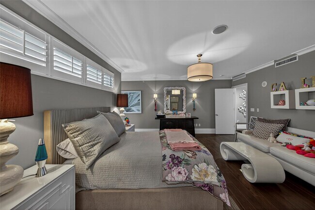 Building Photo - 455 E Palmetto Park Rd