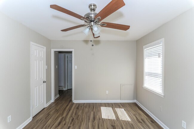 Building Photo - 6350 Limewood Ave