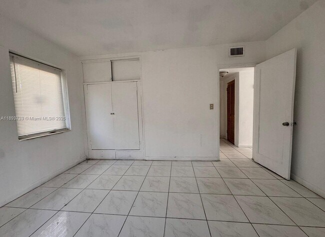 Building Photo - 550 NW 118th St