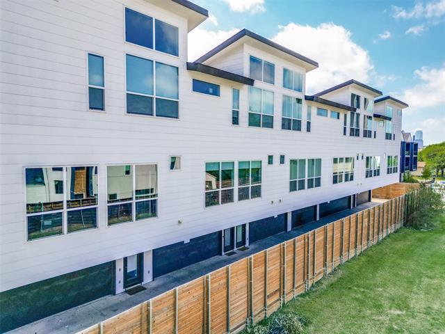 Building Photo - 2319 Kirby St