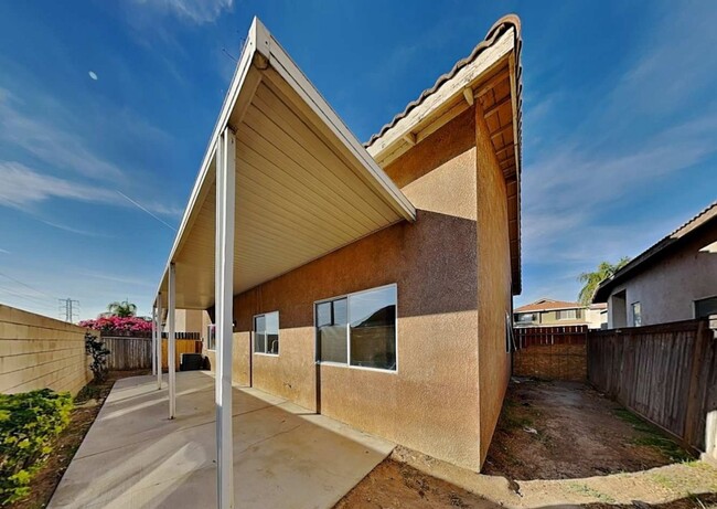 Building Photo - Charming 3BR House in Fontana