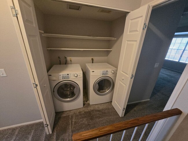 Building Photo - 2 Bedroom/2.5 Bathroom Townhome in Chandler