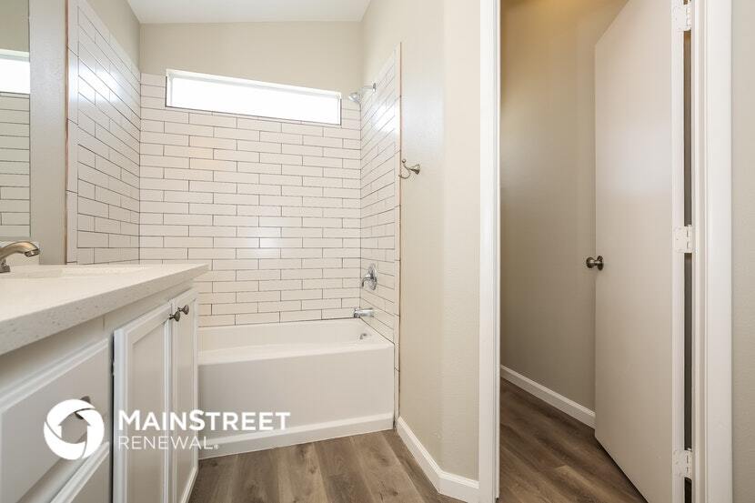 Building Photo - 6042 Chris Craft St