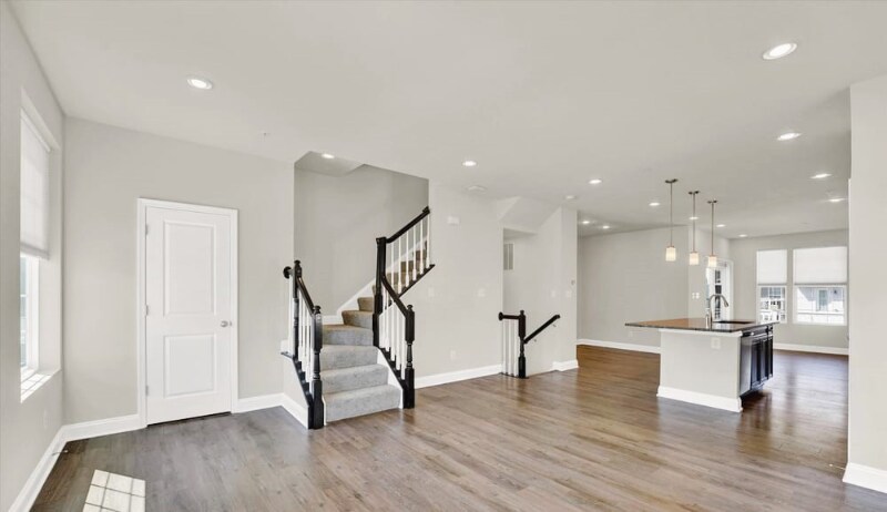 Building Photo - 551 Roszel Way