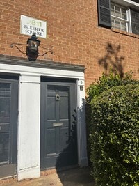 Building Photo - 2 Bedroom/ 2 bath Condo