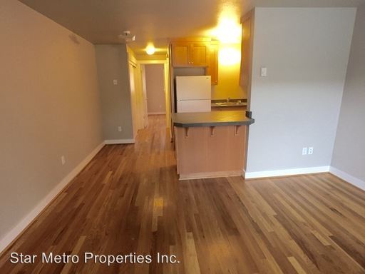 Building Photo - 2703 SE Division St