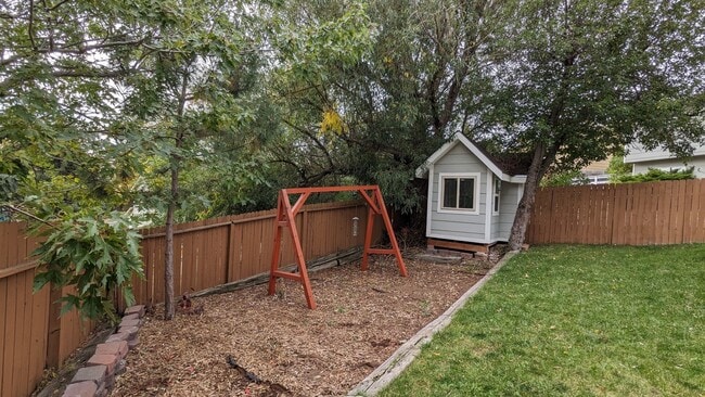 Building Photo - 5473 Alteza Dr