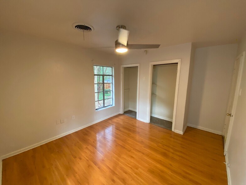 Building Photo - 1211 Bentwood Rd