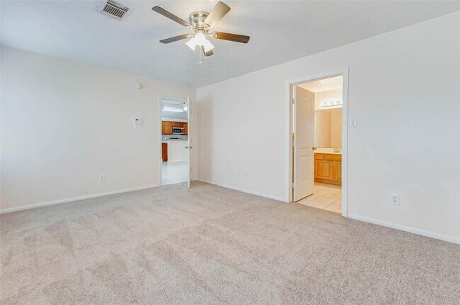 Building Photo - 22915 Sebastian Dr