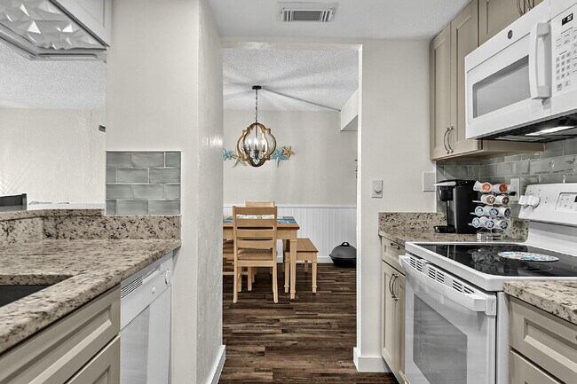 Building Photo - 3600 S Ocean Shore Blvd