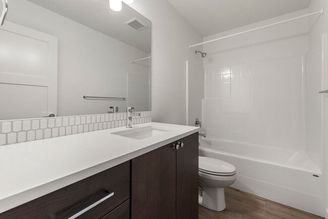 Building Photo - Modern 3 Bed 3.5 Bath Townhome with Garage, Balcony and Fenced Yard Near Light Rail