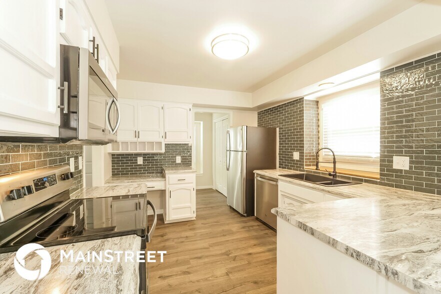 Building Photo - 109 NW Chestnut St