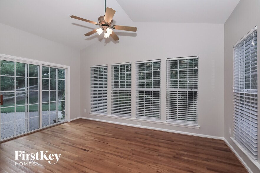 Building Photo - 3005 Linstead Dr