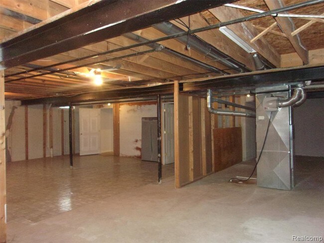 Building Photo - 21749 Lincoln Dr