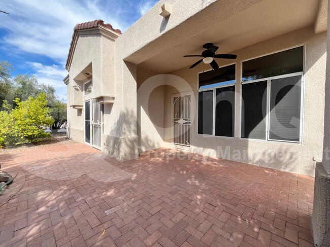 Building Photo - 13853 N Lobelia Way