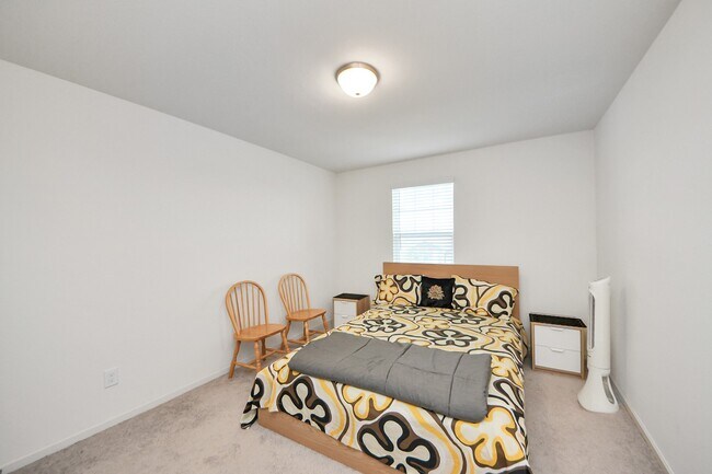 Building Photo - 4830 Highland Spgs Dr