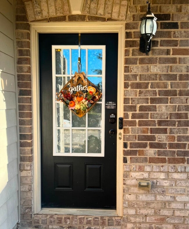 Building Photo - 1592 Pressley Ln