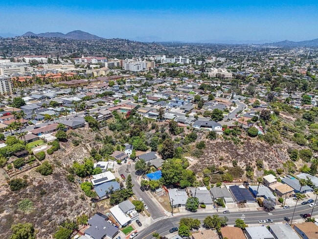 Building Photo - Serene yard tucked in the canyon!