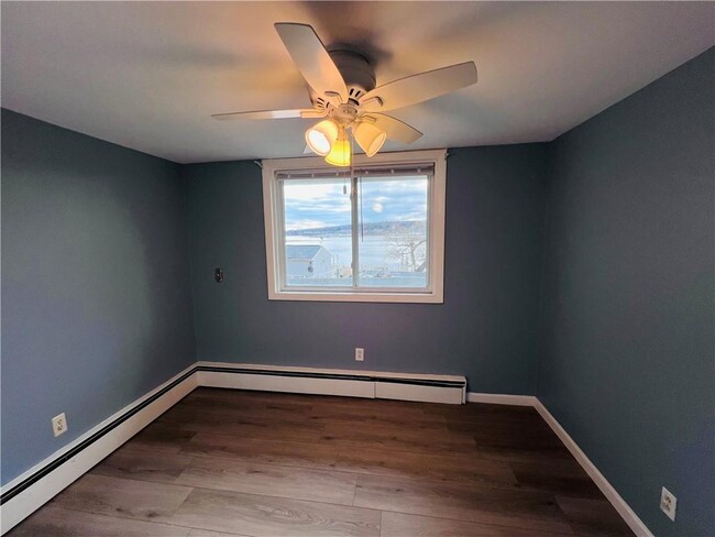 Building Photo - 93 Grand View Dr