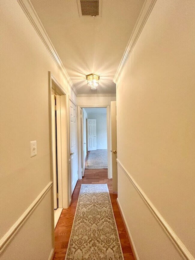 Building Photo - 10714 Kings Riding Way