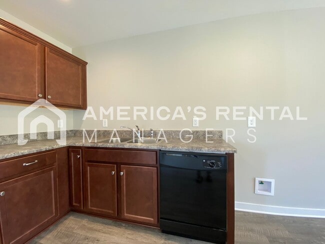 Building Photo - MOVE IN SPECIAL!!! - Home for Rent in Talladega, AL!!! AVAILABLE NOW!!! - Sign a lease by 5/31/26...