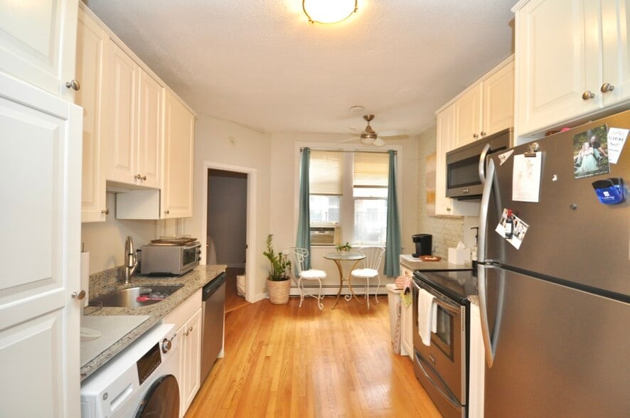 Building Photo - 25 Ridgeway Ln