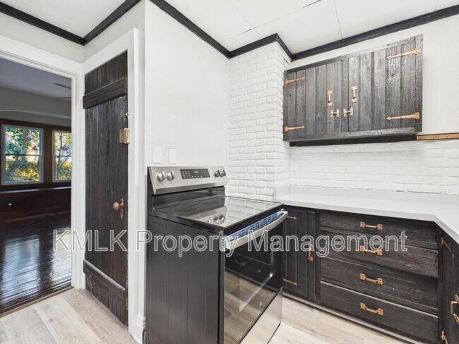 Building Photo - 973 Harrison Ave