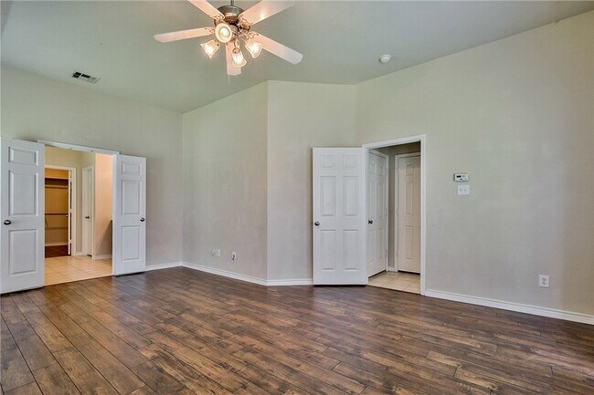 Building Photo - 1701 Kennessaw Dr