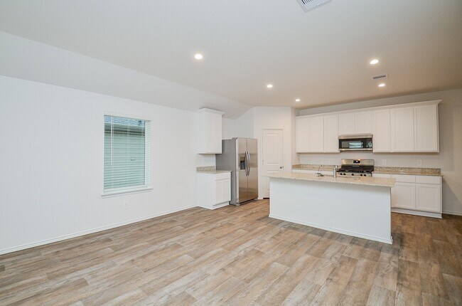 Building Photo - 31310 Yatesbury Ln