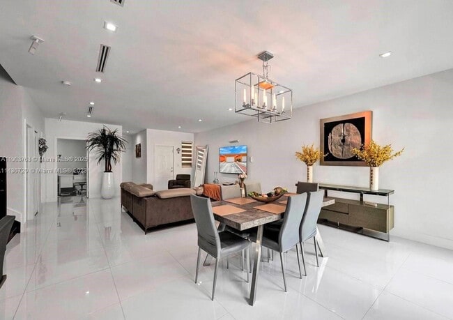 Building Photo - 7565 NW 177th Terrace