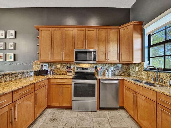 Building Photo - 2356 Wilton Dr