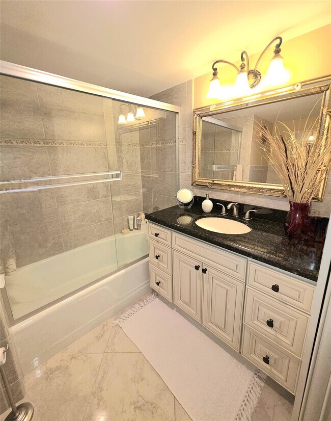 Building Photo - 4020 Galt Ocean Dr