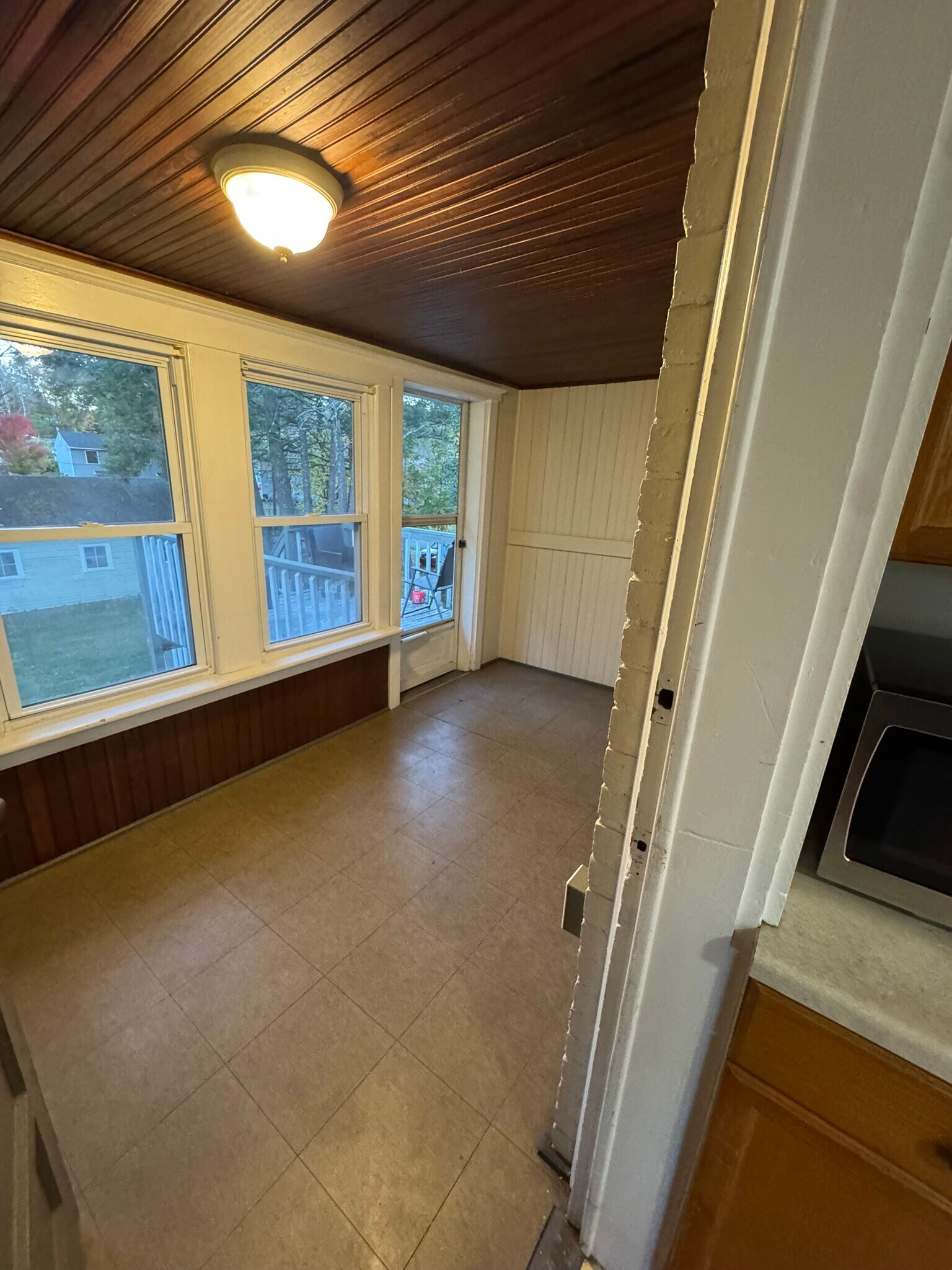 Building Photo - 1169 W Main St