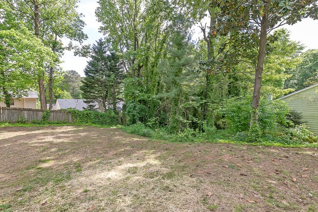 Building Photo - 1250 Della Way