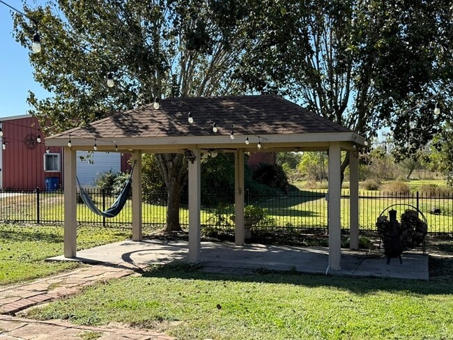 Building Photo - 5828 Avenue P