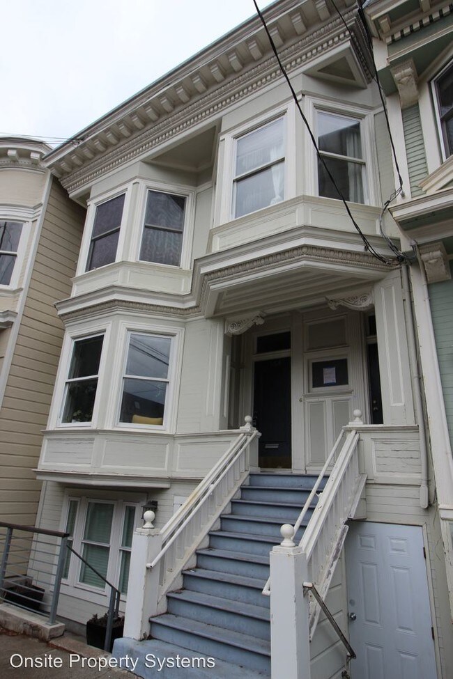 Building Photo - 3 br, 1.5 bath Apartment - 166 Carl Street