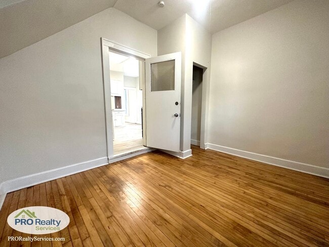 Building Photo - 201 20th Ave NE