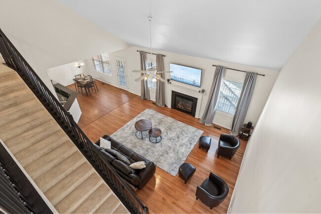 Primary Photo - Gorgeous 4 Bedroom Home with Spacious Layo...