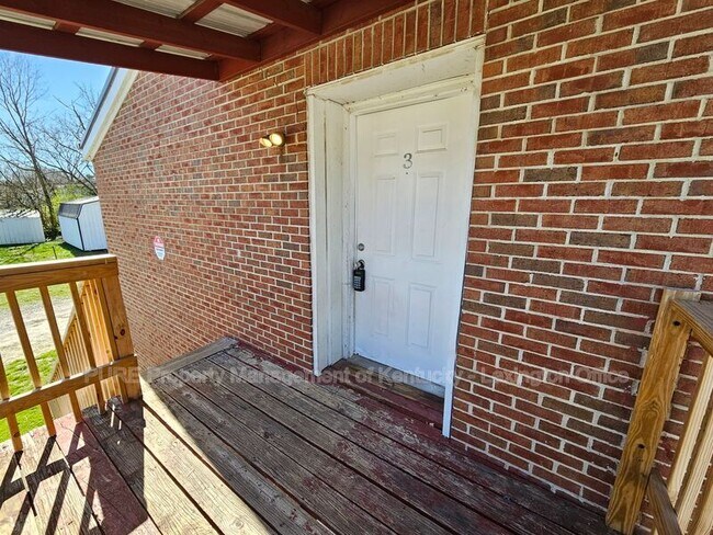 Building Photo - 427 Cardwell Ave