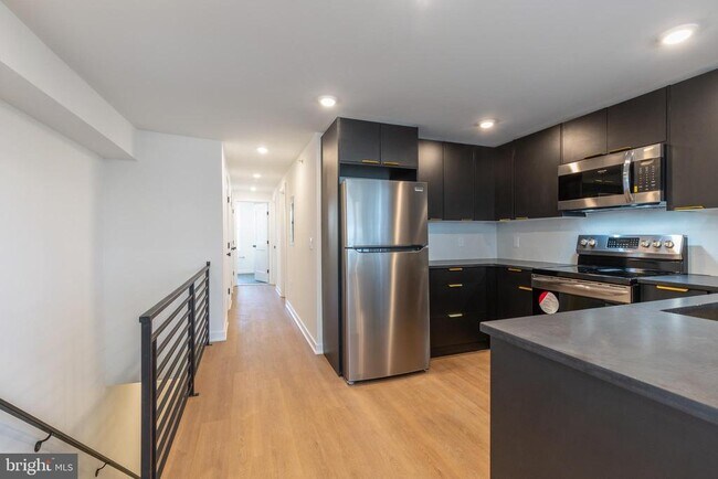 Building Photo - 1134 Pine St